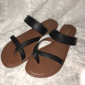 Soda Shoes - Black sandals Soda Shoes - Black sandals